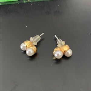 VTG Gold Tone Pearl Stud Earrings with Twin Pearl Design